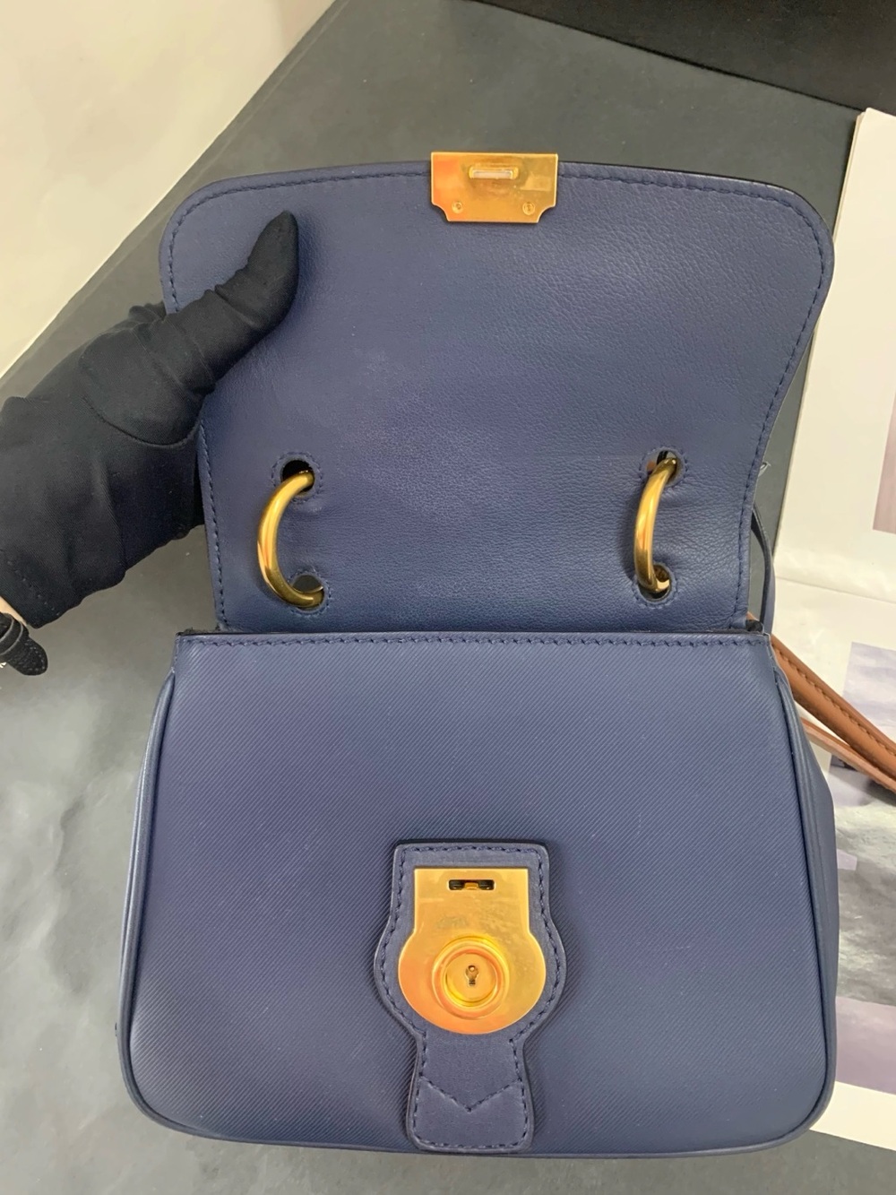 💙Burberry Small DK88 Ink Blue & Tan Leather Top Handle Bag - Picture 9 of 14